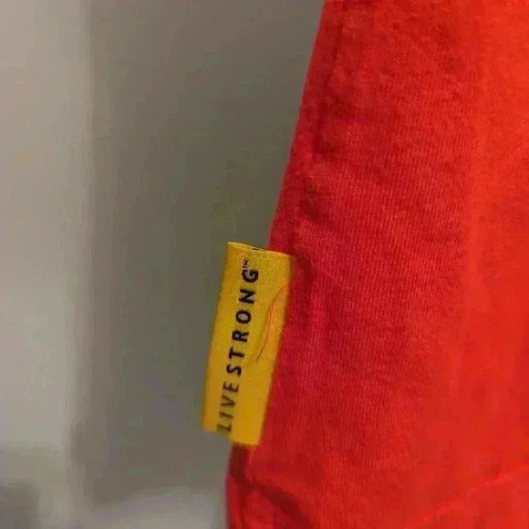 Women's Nike Livestrong T-Shirt - size XL in great condition - Picture 3 of 5